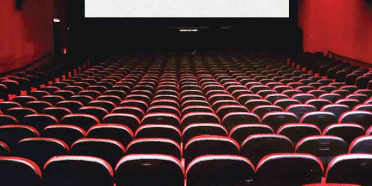 ۱۰۰ سالن سینما توسط حوزه هنری در دست بهسازی و بهرهبرداری است