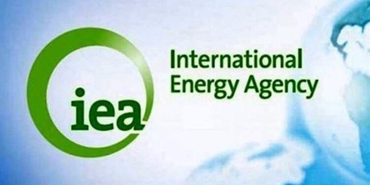 تولید نفت ایران به ۳ میلیون و ۴۰ هزار بشکه در روز رسید