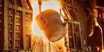 تخلفات گسترده پیمانکار غذایی در شرکت‌های فولاد