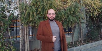 همسایه همسو با خانه دار، بچه دار و کارخانه دار