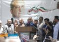 مسعود پزشکیان نامزد چهاردهمین دوره انتخابات ریاست جمهوری امروز با سفر به سنندج ، مورد استقبال حامیان خود قرار گرفت